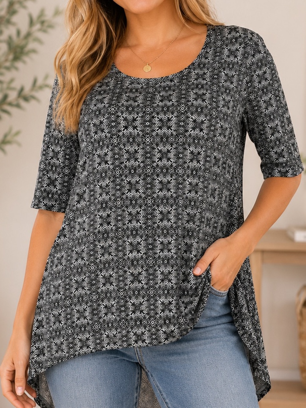 LuLaRoe Irma Black & White Geometric High-Low Tunic XS